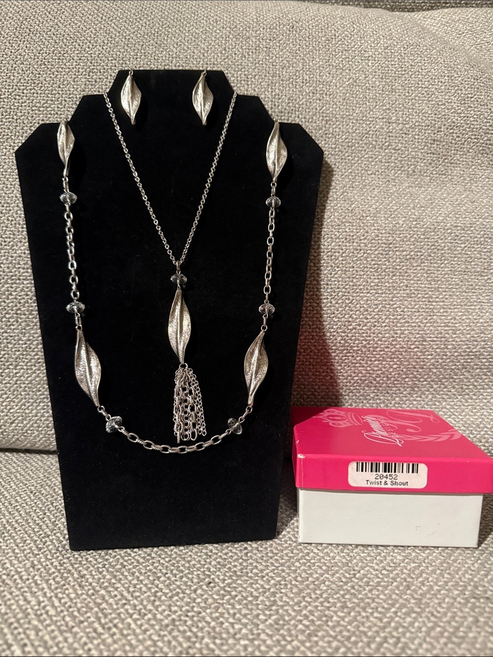Premier Designs Twist & Shout Silver Leaf Tassel Necklace and Earrings Set